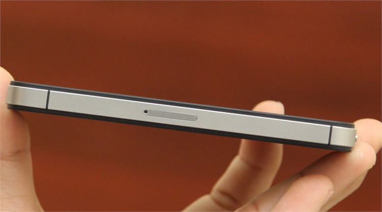 Điện thoại iPhone 4S 8GB