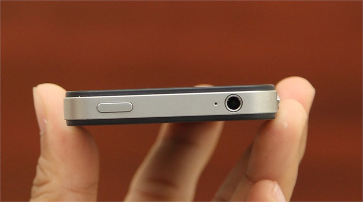 Điện thoại iPhone 4S 8GB