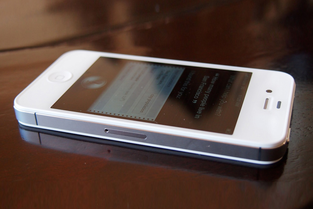 Điện thoại iPhone 4S 8GB Màu Trắng