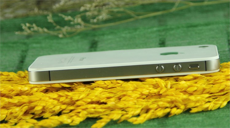 Điện thoại iPhone 4S 8GB