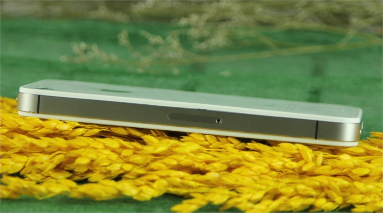 Điện thoại iPhone 4S 8GB