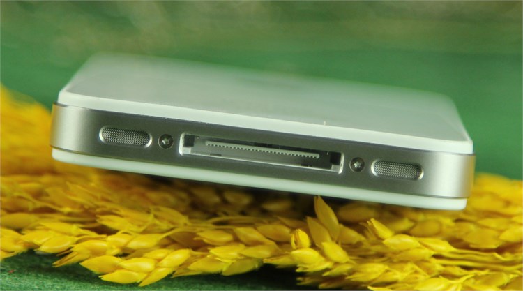 Điện thoại iPhone 4S 8GB