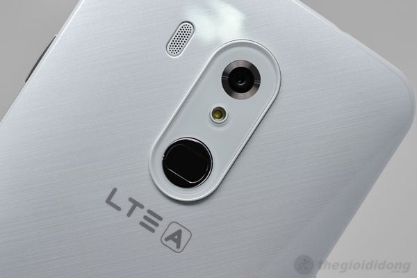 Máy ảnh 13MP của Sky A880 Máy ảnh 13MP của Sky A880 cho hình ảnh khá tốt trong điều kiện ánh sáng đầy đủ