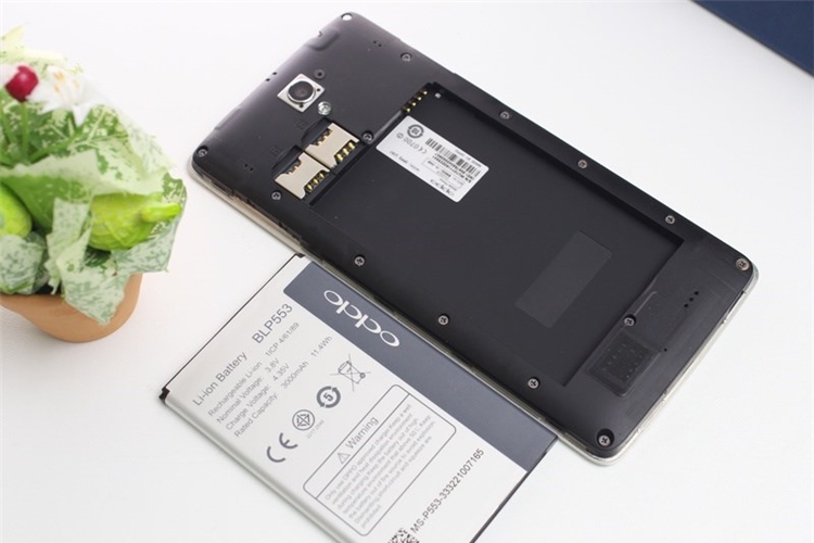 Điện thoại OPPO Find Way S U707