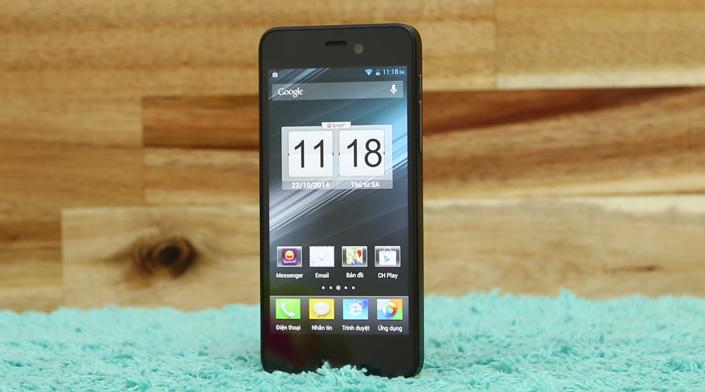 <p>M&agrave;n h&igrave;nh 4.7 inch đạt độ ph&acirc;n giải HD, khả năng hiển thị m&agrave;u sắc tốt, g&oacute;c nh&igrave;n của m&aacute;y kh&aacute; rộng, c&oacute; khả năng chống trầy xước v&agrave; va đập</p>