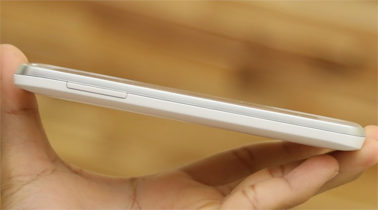 Điện thoại Lenovo A680 Màu Trắng