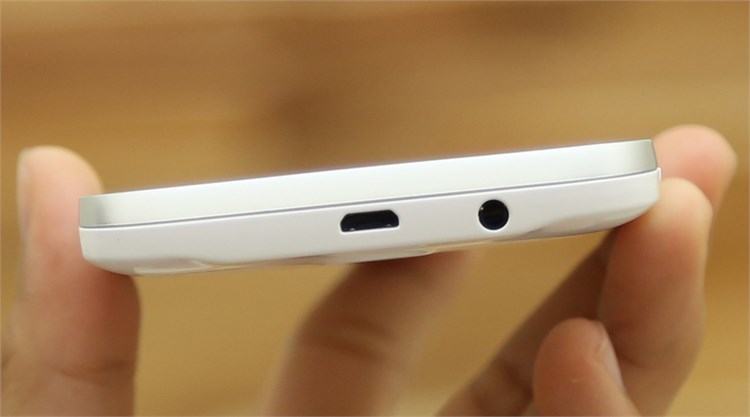 Điện thoại Lenovo A680 Màu Trắng