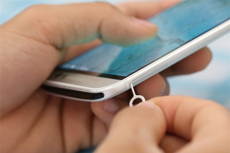 Điện thoại HTC One M8