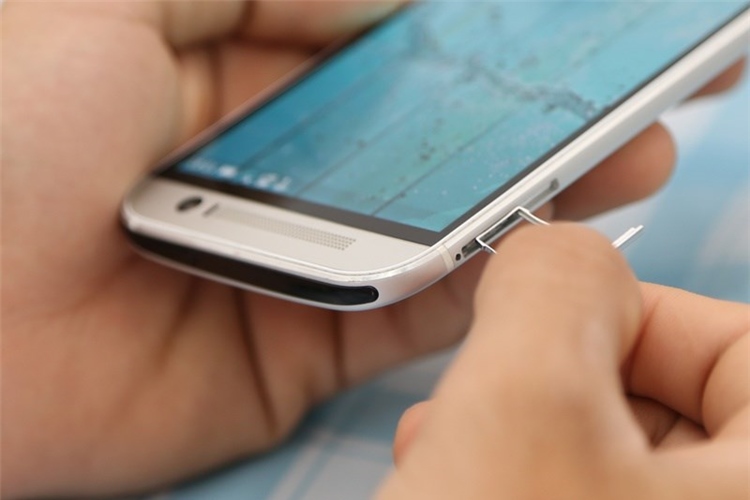 Điện thoại HTC One M8