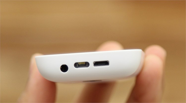 Điện thoại Nokia 220 Màu Trắng