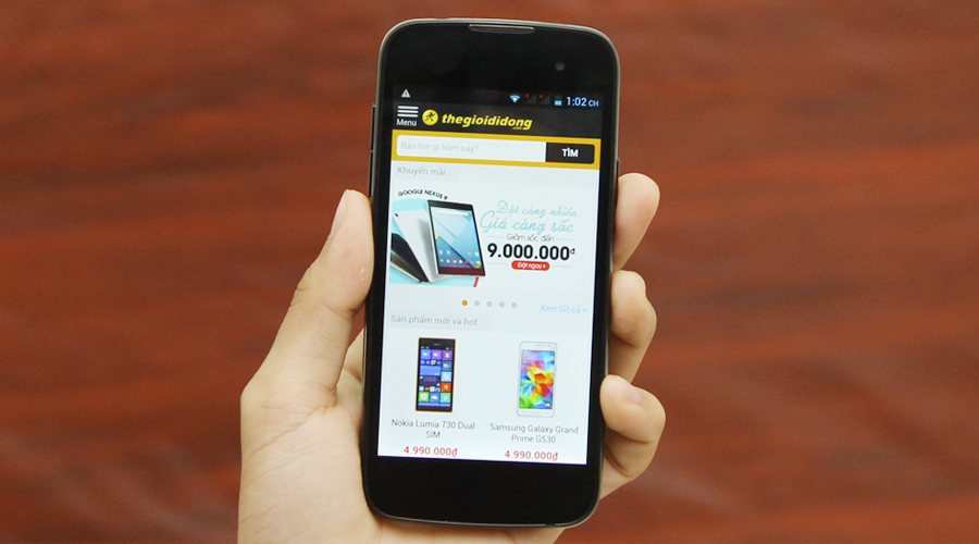 <p>C&aacute; t&iacute;nh v&agrave; mạnh mẽ nhờ thiết kế khoẻ khoắn, c&aacute;c đường n&eacute;t bo tr&ograve;n gi&uacute;p m&aacute;y nằm gọn trong l&ograve;ng b&agrave;n tay, dễ d&agrave;ng thao t&aacute;c.</p>