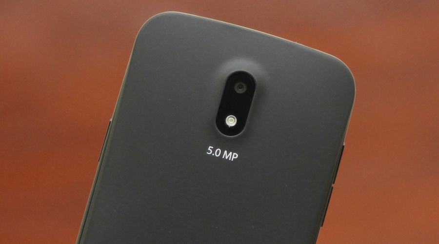 <p>Camera 5 MP cho chất ảnh kh&aacute; s&aacute;ng v&agrave; rực rỡ trong điều kiện ngo&agrave;i trời. Chất ảnh đẹp c&aacute;c chi tiết r&otilde; r&agrave;ng, sắc n&eacute;t v&agrave; gi&agrave;u cảm x&uacute;c</p>