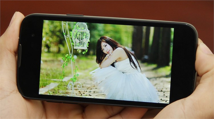 Điện thoại Mobiistar Touch Bean 452C Màu Đen