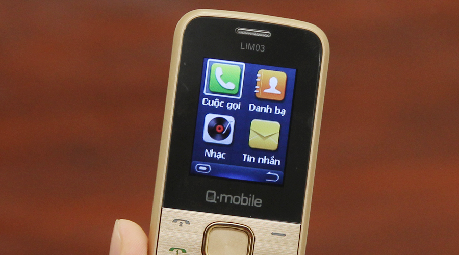 <p>M&agrave;n h&igrave;nh m&agrave;u 1.77 inch hiển thị sắc n&eacute;t c&aacute;c icon, k&yacute; tự gi&uacute;p người d&ugrave;ng sử dụng thuận tiện hơn</p>