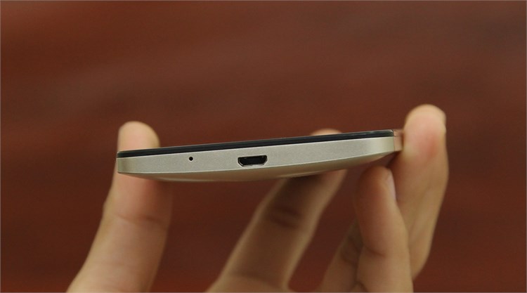 Điện thoại Asus Zenfone 5