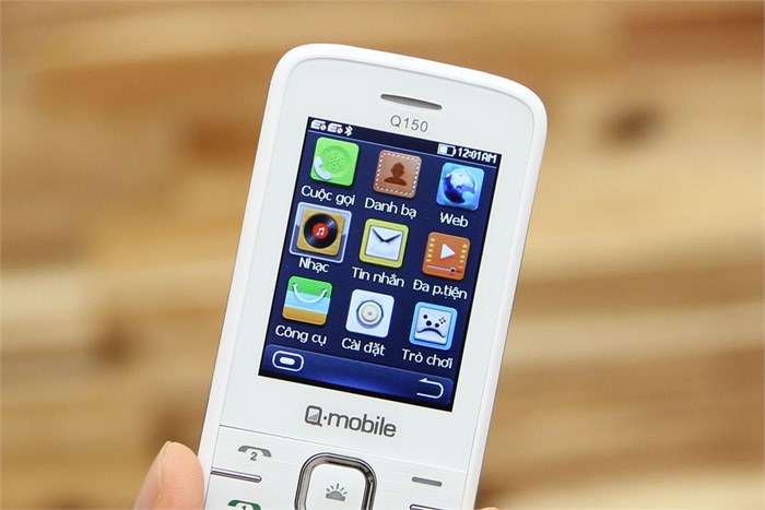 Điện thoại Q-Mobile Q150