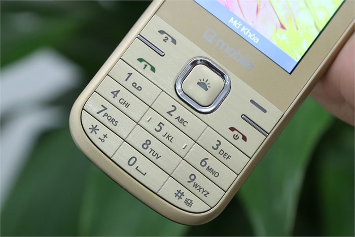 Điện thoại Q-Mobile Q150