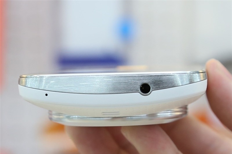 Điện thoại Samsung Galaxy K zoom