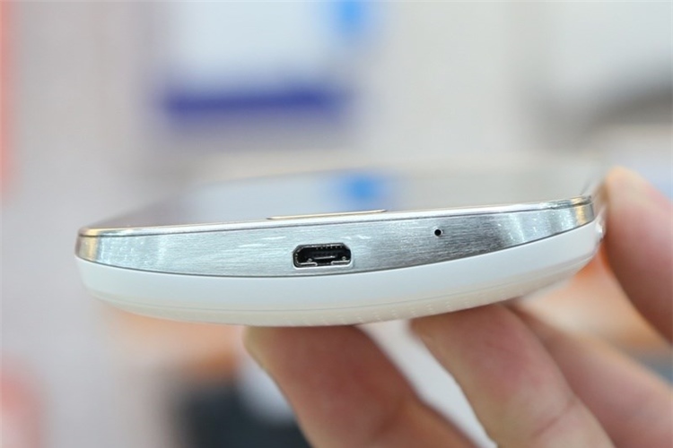 Điện thoại Samsung Galaxy K zoom