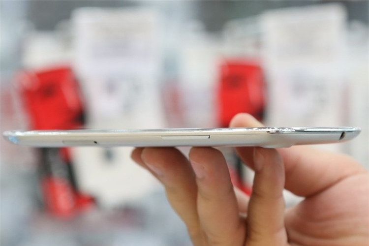 Điện thoại Lenovo S960