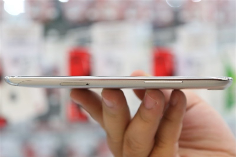 Điện thoại Lenovo S960