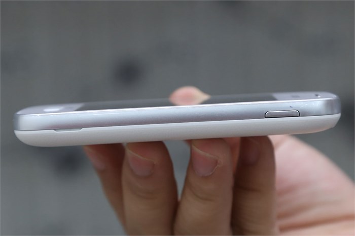 Điện thoại Samsung Galaxy Pocket 2 G110