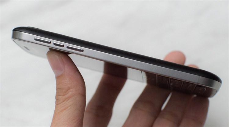 Điện thoại BlackBerry Classic