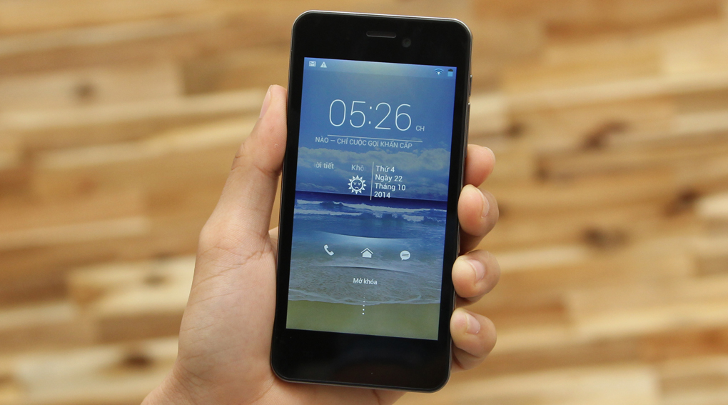 <p>Nổi bật với c&aacute;c đường n&eacute;t khỏe khoắn, viền giả kim loại &ocirc;m trọn bốn cạnh vu&ocirc;ng vức của m&aacute;y. M&aacute;y nhẹ, mỏng cho cảm gi&aacute;c cầm rất thoải m&aacute;i trong l&ograve;ng b&agrave;n tay</p>