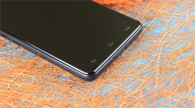 Điện thoại Philips Xenium W6610