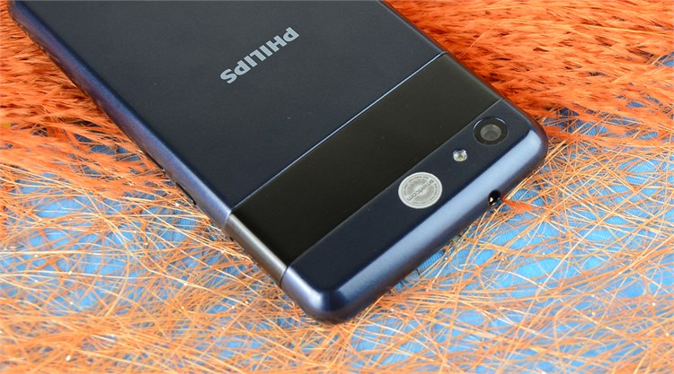 Điện thoại Philips Xenium W6610