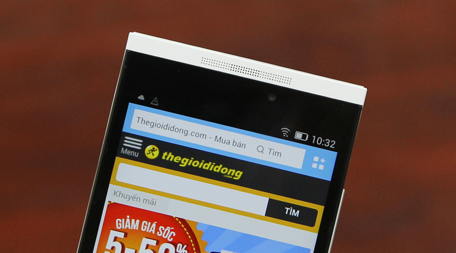 <p>M&agrave;u sắc hiển thị ch&iacute;nh x&aacute;c, dải m&agrave;u rộng v&agrave; dễ d&agrave;ng sử dụng ngo&agrave;i trời nhờ m&agrave;n h&igrave;nh 5.5 inch, độ ph&acirc;n giải HD v&agrave; sử dụng c&ocirc;ng nghệ IPS chống ch&oacute;i</p>