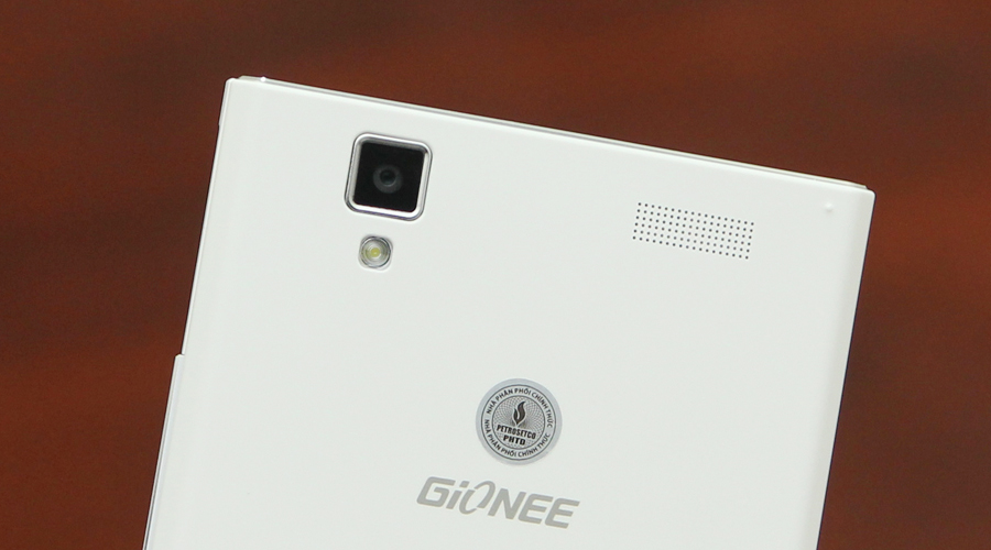 <p>Camera 8MP tự động lấy n&eacute;t, chụp nhanh, ch&iacute;nh x&aacute;c gi&uacute;p bạn c&oacute; những tấm ảnh r&otilde; n&eacute;t, gi&agrave;u m&agrave;u sắc</p>