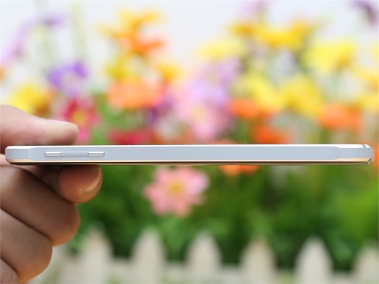 Điện thoại Samsung Galaxy Alpha