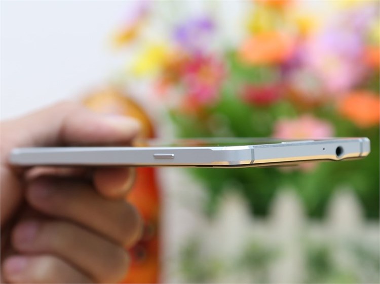 Điện thoại Samsung Galaxy Alpha