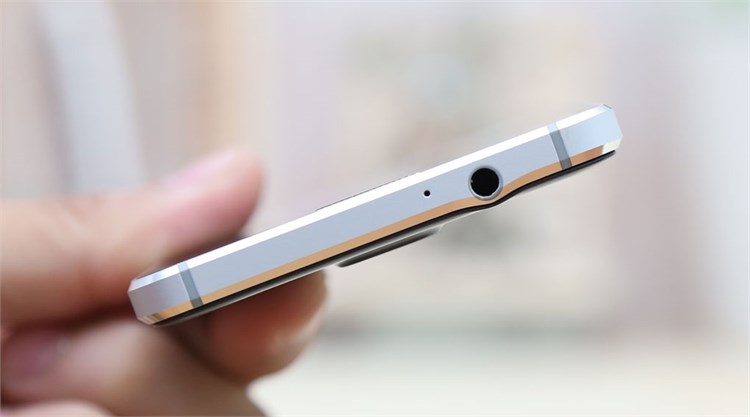 Điện thoại Samsung Galaxy Alpha