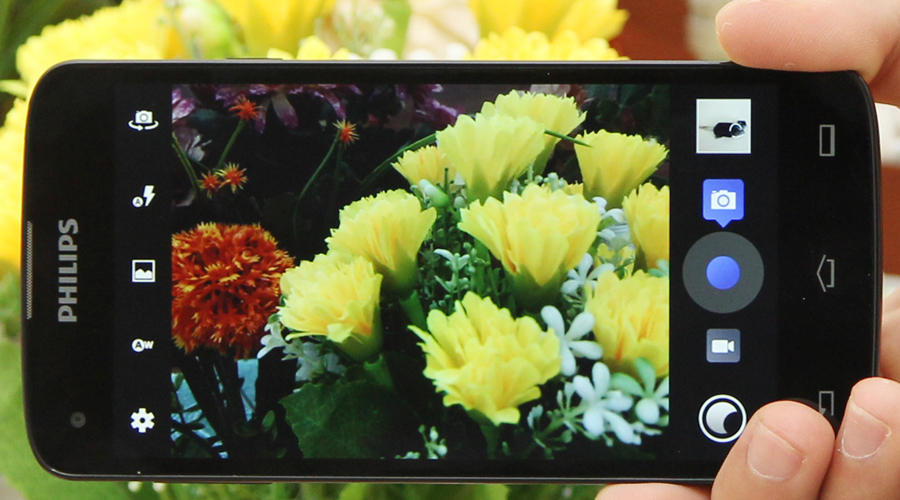 <p>Sở hữu chiếc camera l&ecirc;n đến 13MP, chụp ảnh sắc n&eacute;t, gi&agrave;u chi tiết, g&oacute;c chụp rộng gi&uacute;p bạn chụp ảnh đẹp hơn, kể cả khi &aacute;nh s&aacute;ng yếu</p>