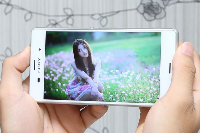 Màn hình 5.2 inch, Full HD