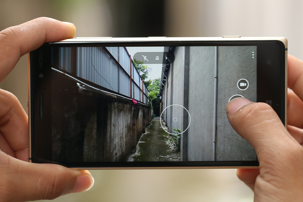 Điện thoại Nokia Lumia 830