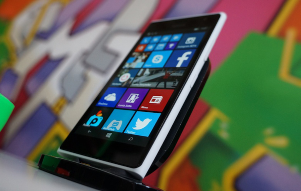 Nokia Lumia 735 Nokia Lumia 735