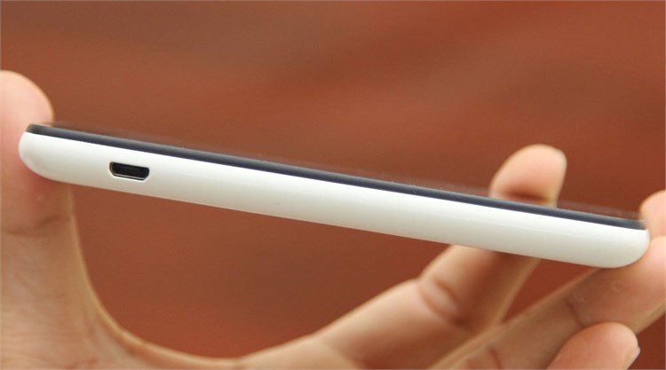 Điện thoại Q-Smart Storm W408