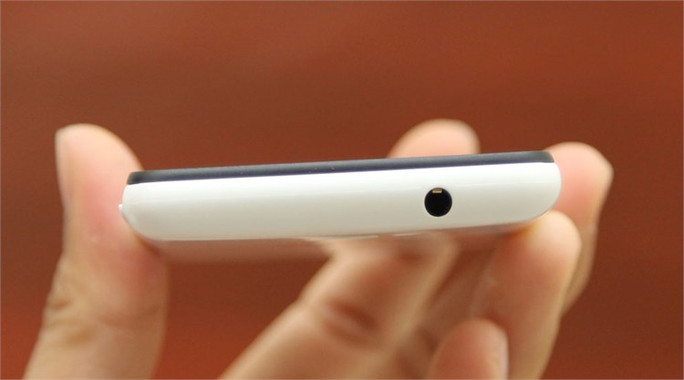 Điện thoại Q-Smart Storm W408