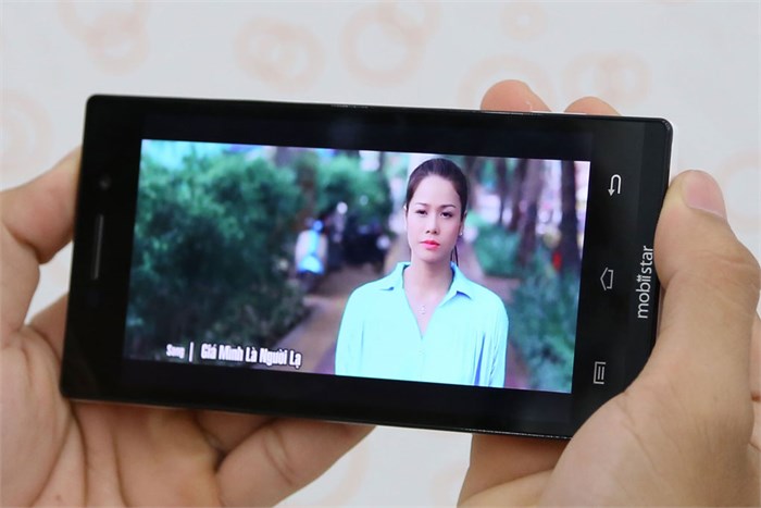 Điện thoại Mobiistar LAI 504C Màu Trắng