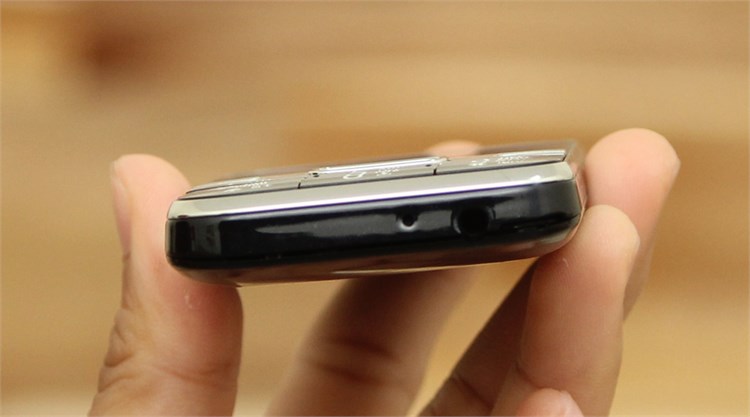 Điện thoại Mobiistar B238 Màu Đen