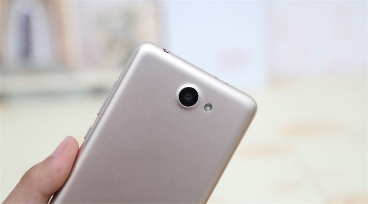 Điện thoại Wing Iris 50