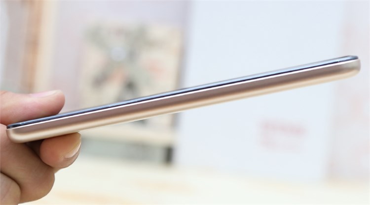 Điện thoại Wing Iris 50