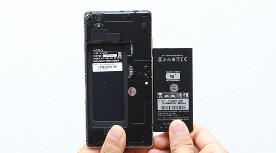 <p>Lu&ocirc;n lu&ocirc;n kết nối với hai vi&ecirc;n pin c&ugrave;ng dung lượng 2150mAh</p>