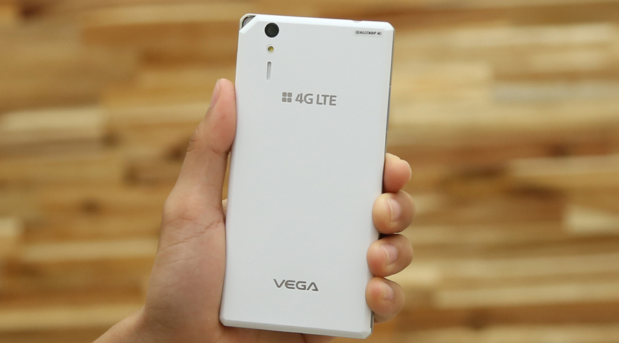 <p>Chụp ảnh v&agrave; chia sẻ dễ d&agrave;ng với camera 13 MP hỗ trợ đ&egrave;n Flash gi&uacute;p bạn bắt chụp mọi khoảnh khắc nhanh ch&oacute;ng c&ugrave;ng nhiều hiệu ứng chỉnh sửa nhanh, th&uacute; vị</p>