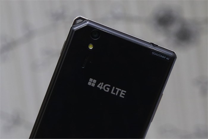 Điện thoại Pantech Vega Iron A870S