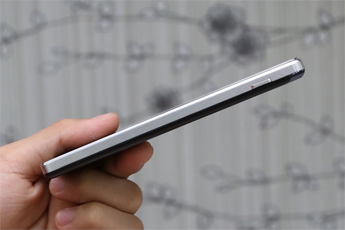 Điện thoại Pantech Vega Iron A870S