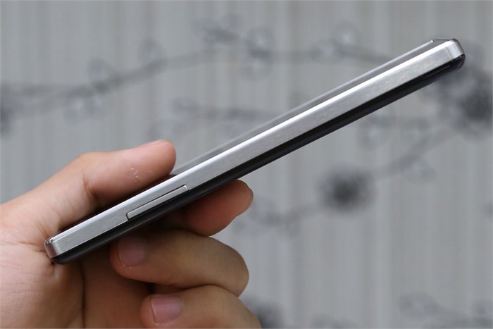 Điện thoại Pantech Vega Iron A870S